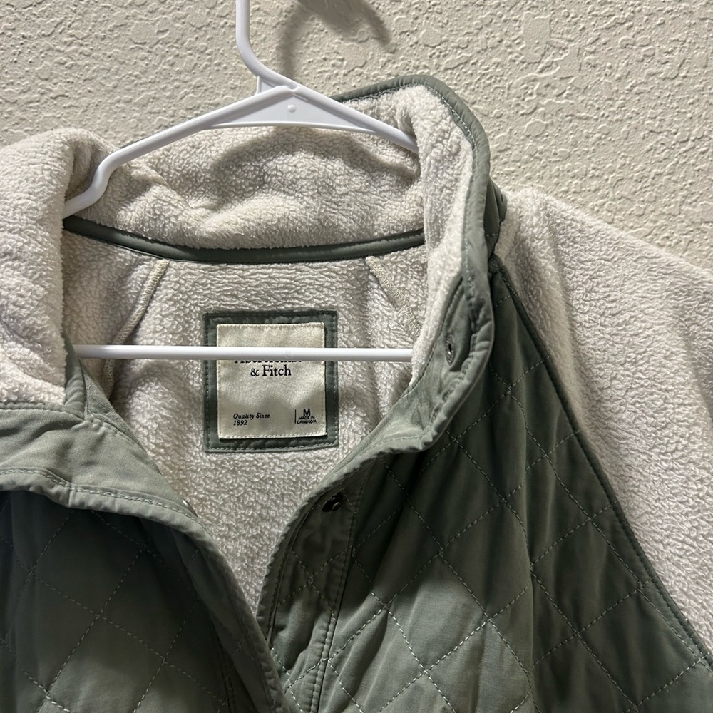 Abercrombie Sherpa Jacket - Picture 3 of 3